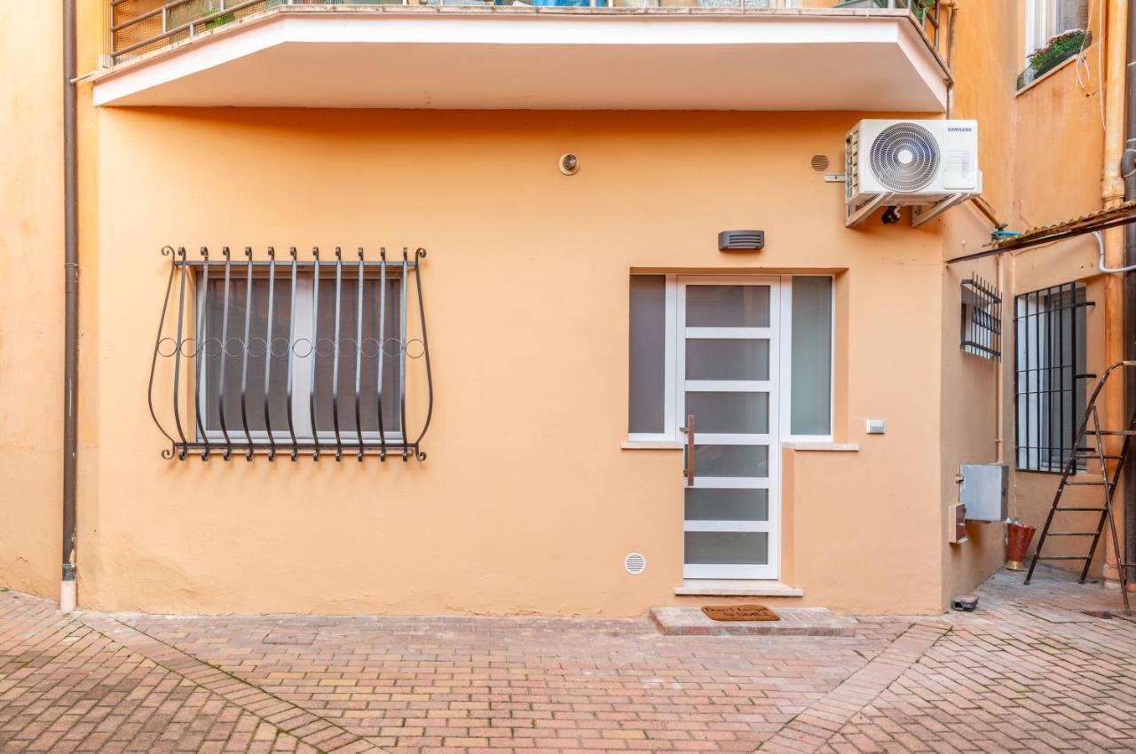 Un Nido A Mantova Historic Apt Near The Center! Exterior foto
